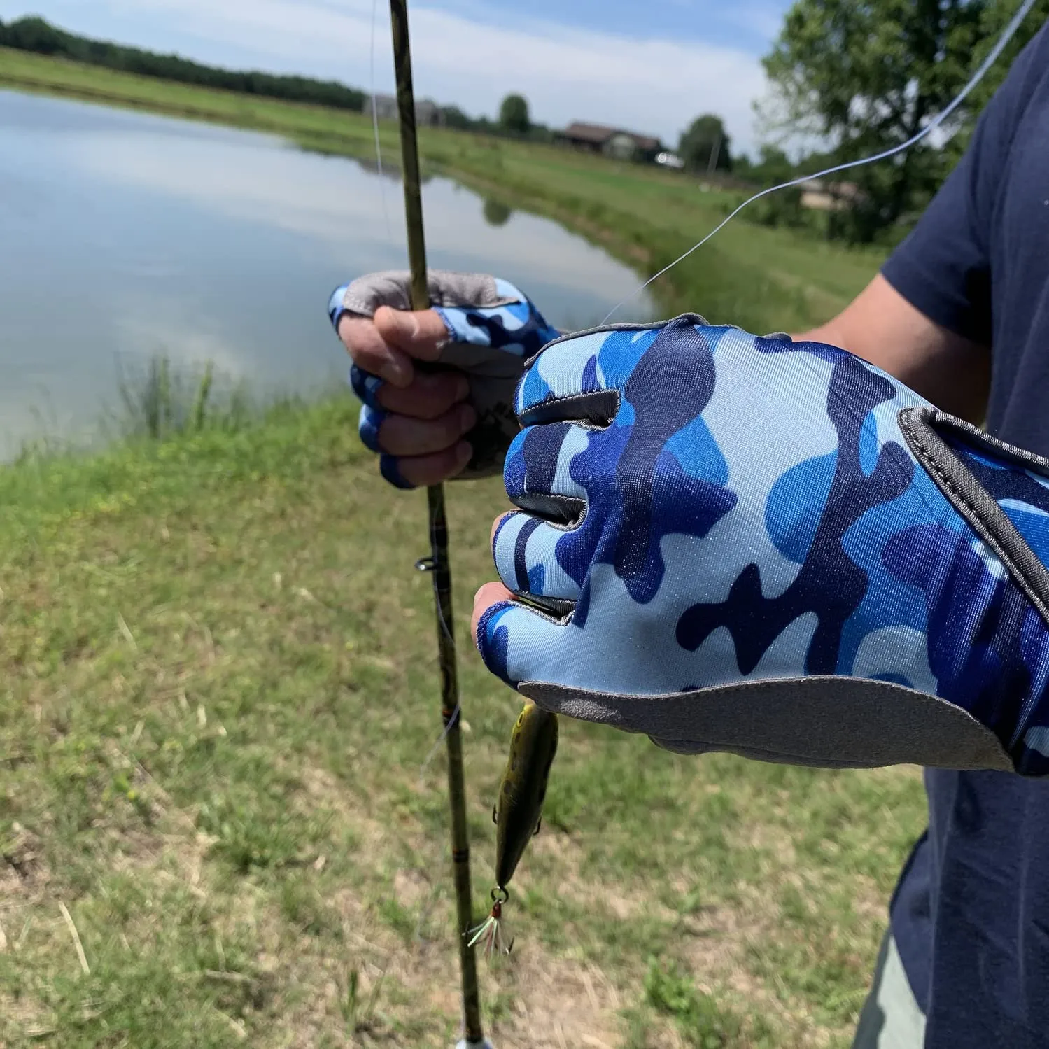 Blue Camo Fingerless Fishing Gloves