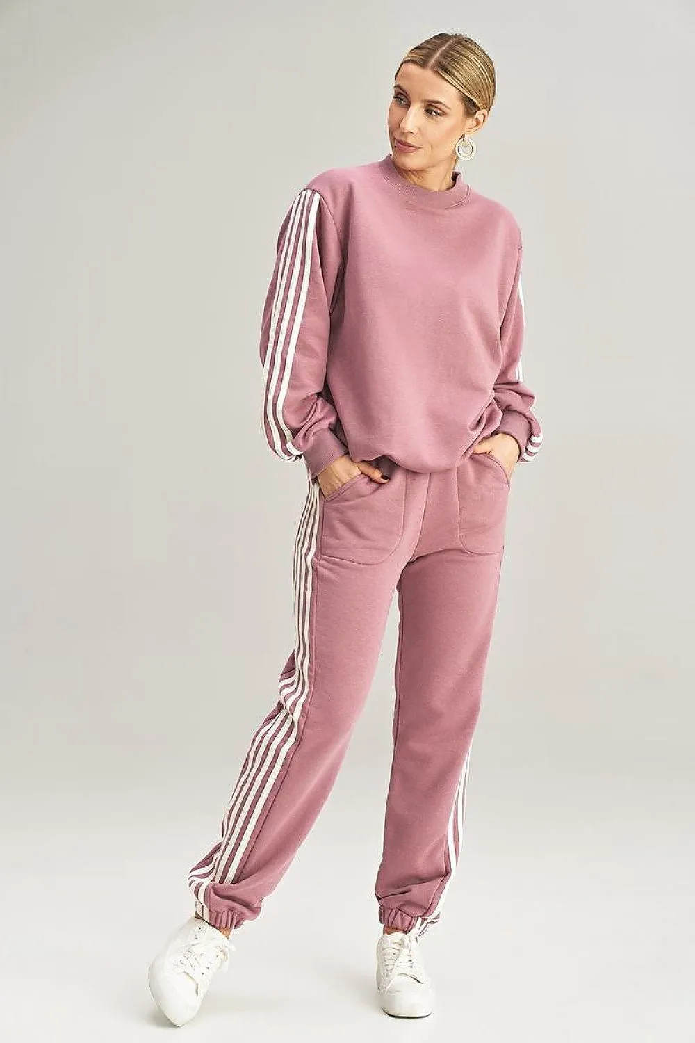 Classic Comfort: Loose Pullover Tracksuit Combo (One Size Fits All)