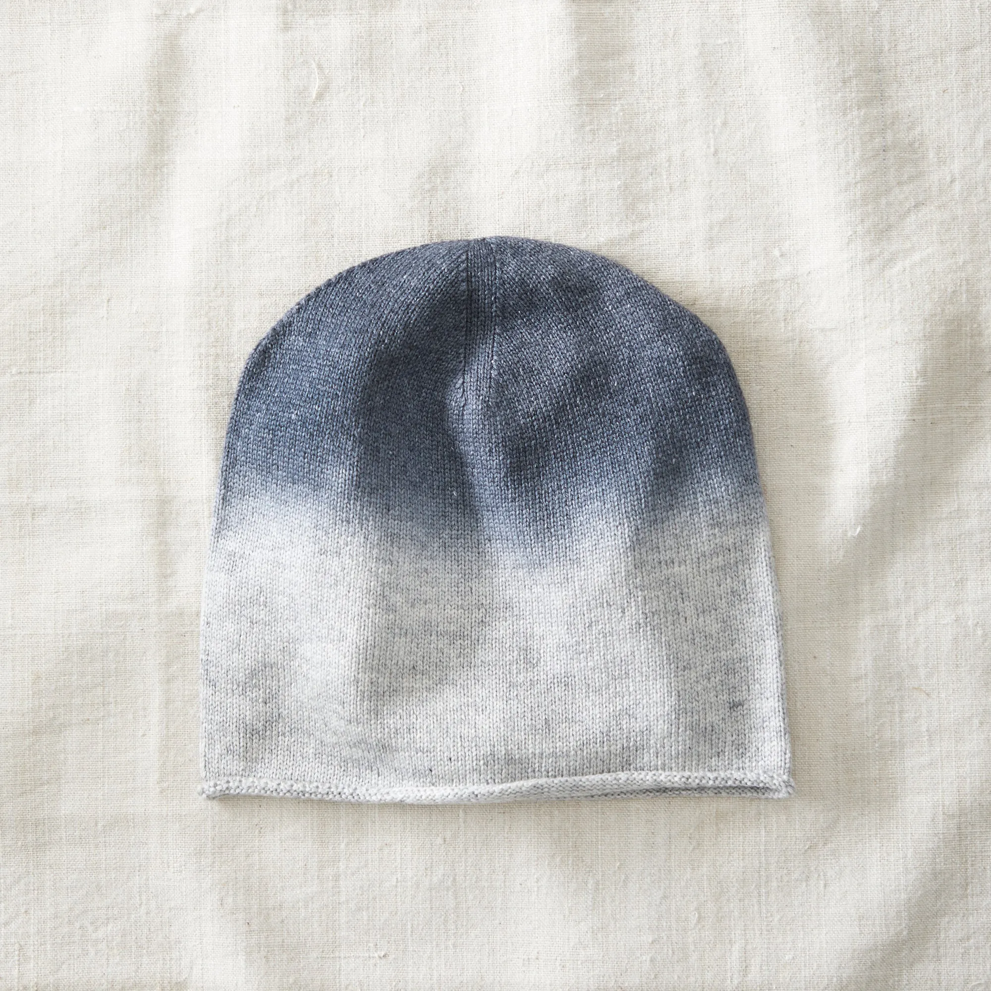 DARJA Dipdye Ombre Soft Merino Slouch Beanie Hat