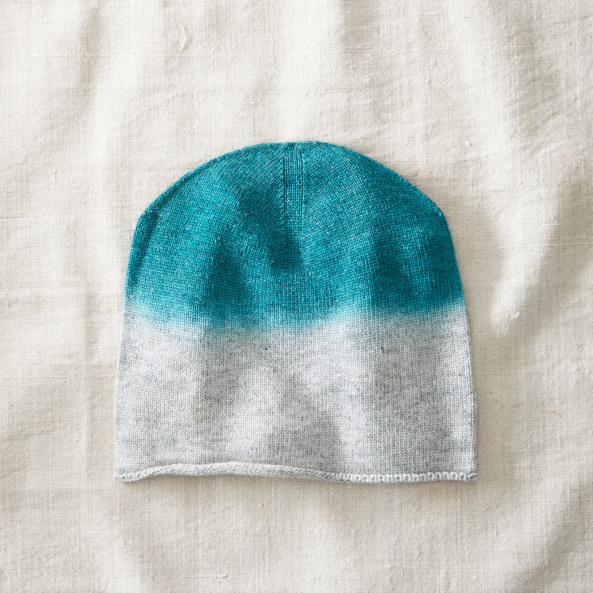 DARJA Dipdye Ombre Soft Merino Slouch Beanie Hat