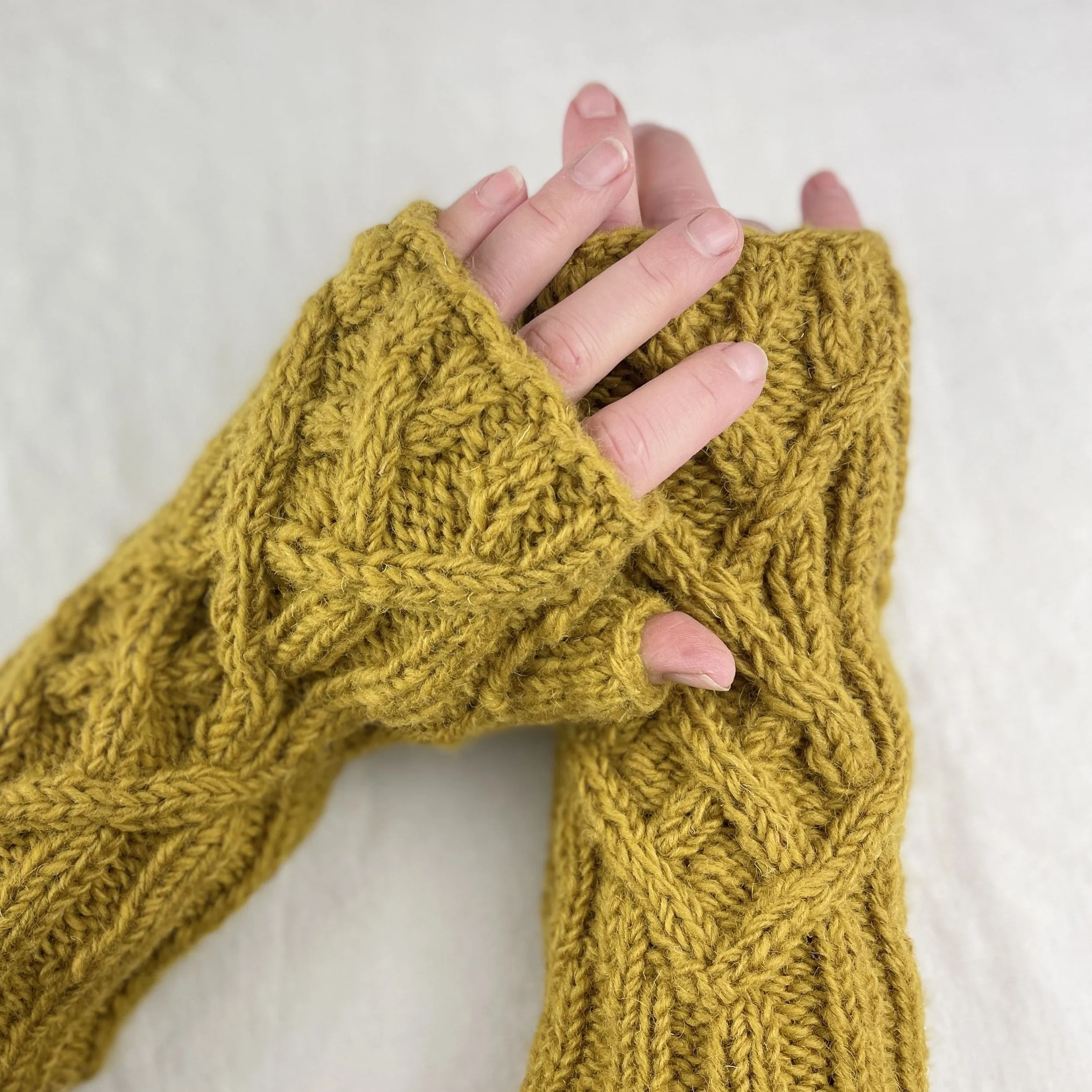 RAJA Cable Knit Wool Lined Wristwarmer Gloves