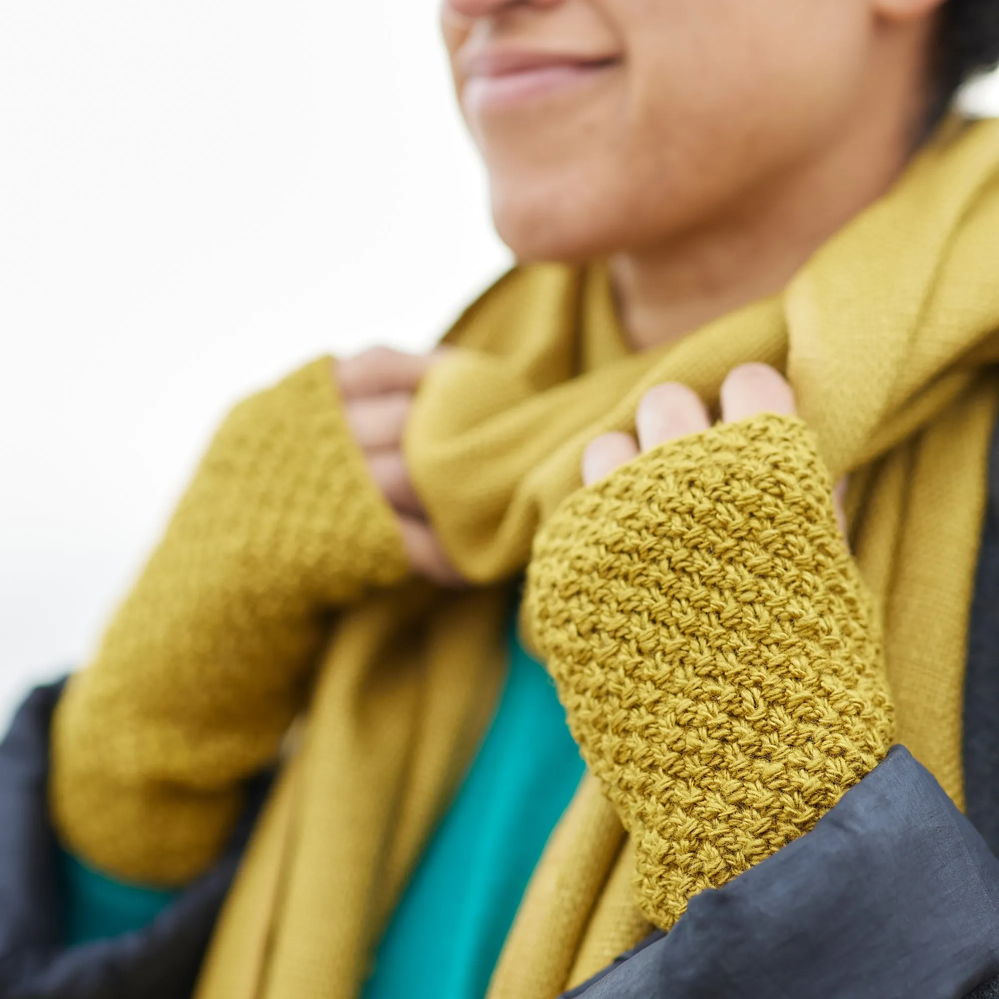 VARGA Vegan Banana Wristwarmer Fingerless Gloves