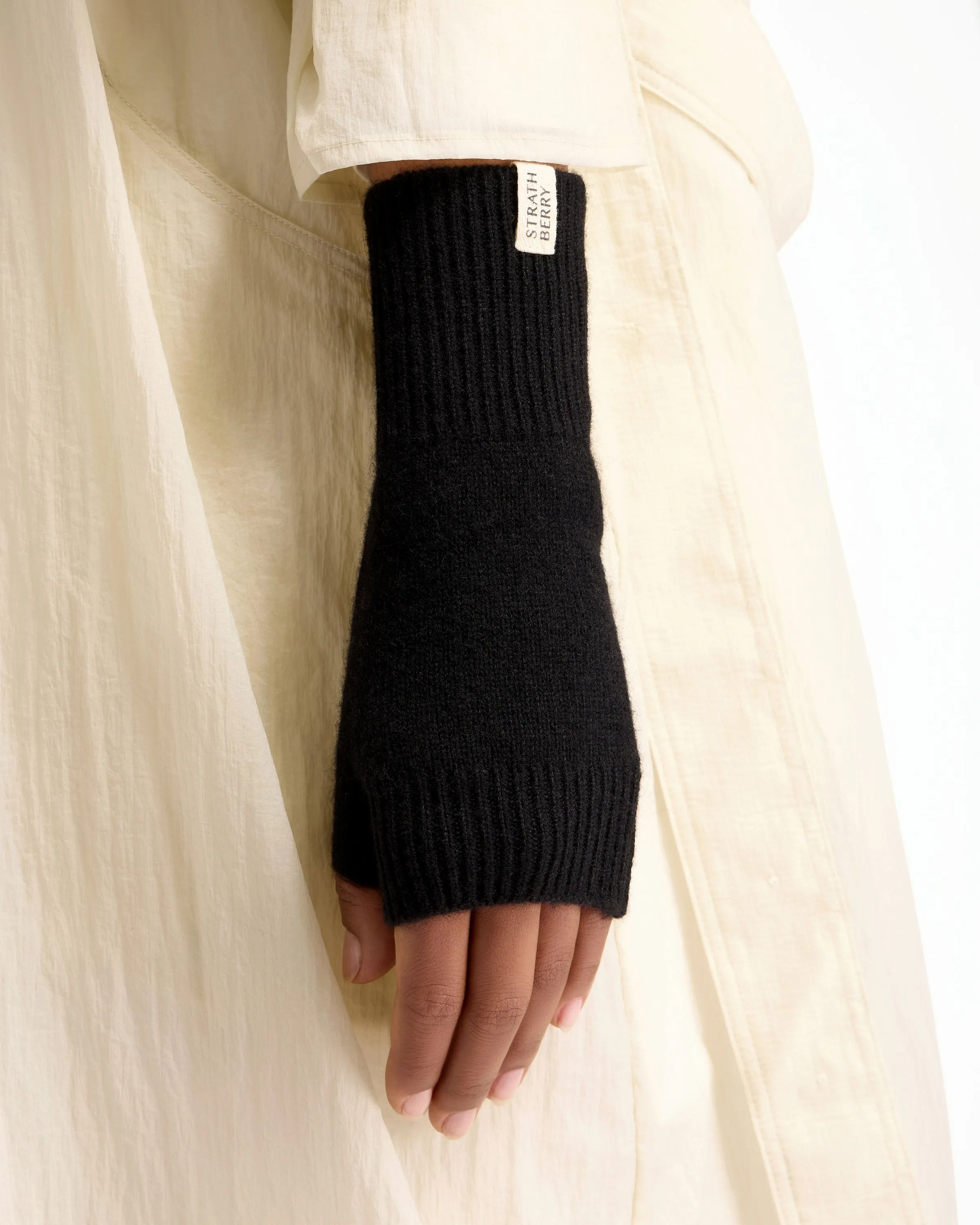 Westray Fingerless Cashmere Gloves - Black